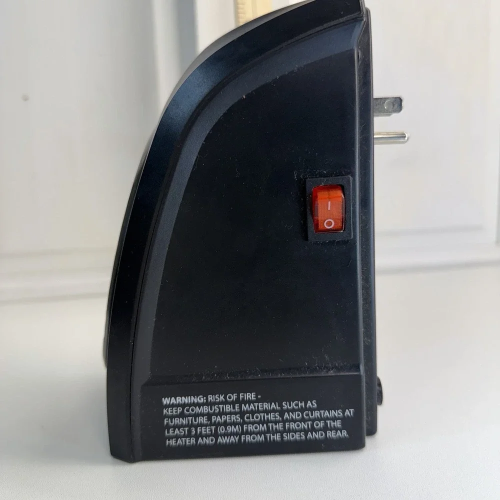 Handy Heater Personal Plug In Wall 400W / 120V HEAT-MC4